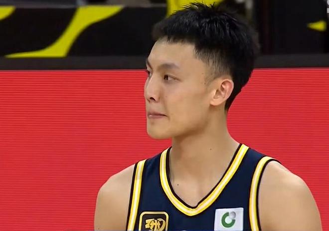 广东大胜上海2-1进8强 徐杰25+6+11莫兰德三双