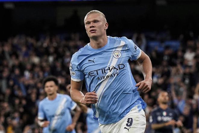 欧冠综述：曼城2-0十人那不勒斯！巴萨2-1纽卡，中亚黑马正赛首球