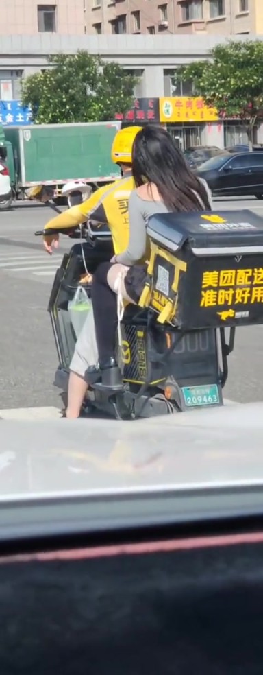 在车上抽了一包烟都没想明白，到底是为什么？