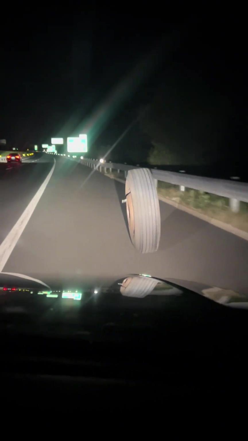 轮胎也能单独上高速了?跑的还挺快