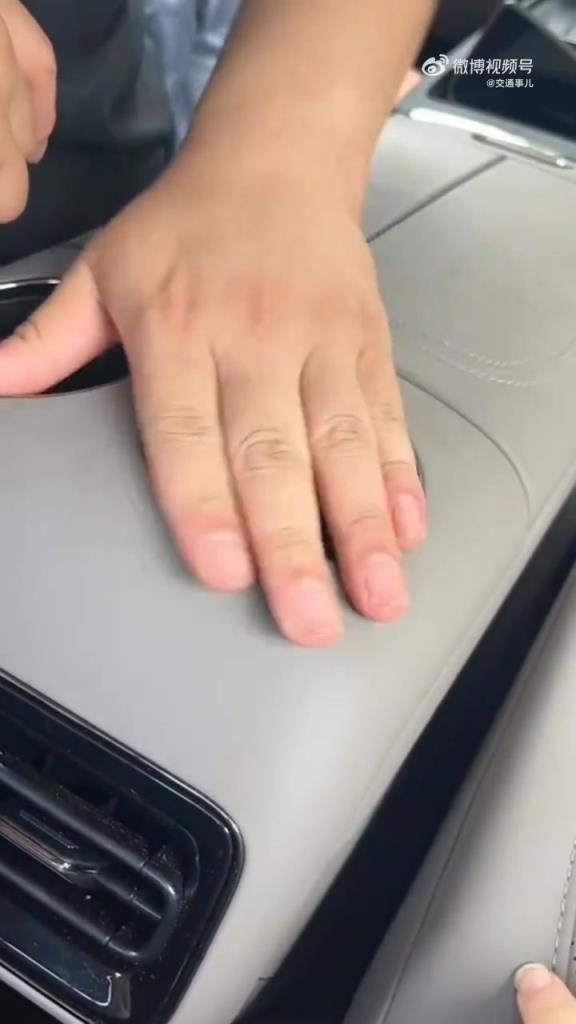 水晶球不小心卡进杯架，试了无数方法都取不出来