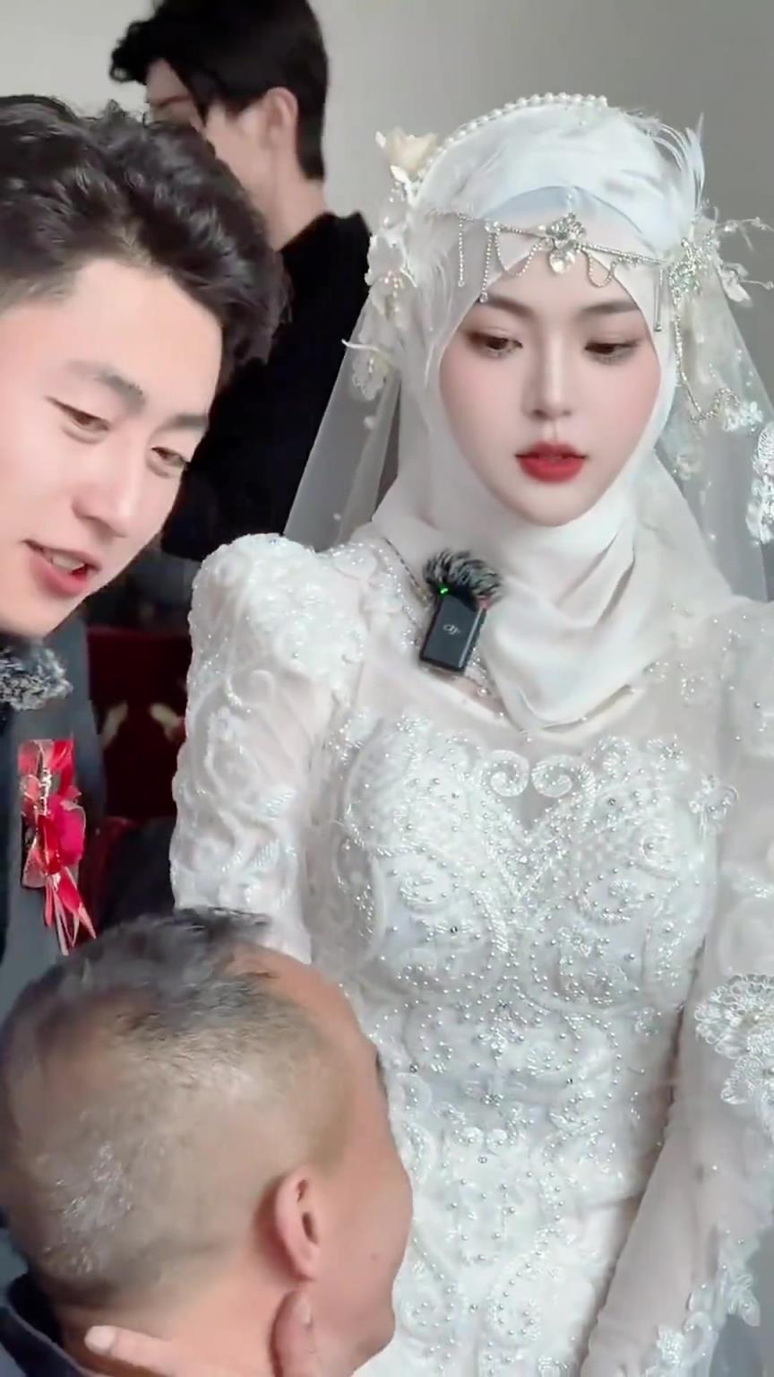 回族女孩结婚，这颜值怎么跟神仙一样？！