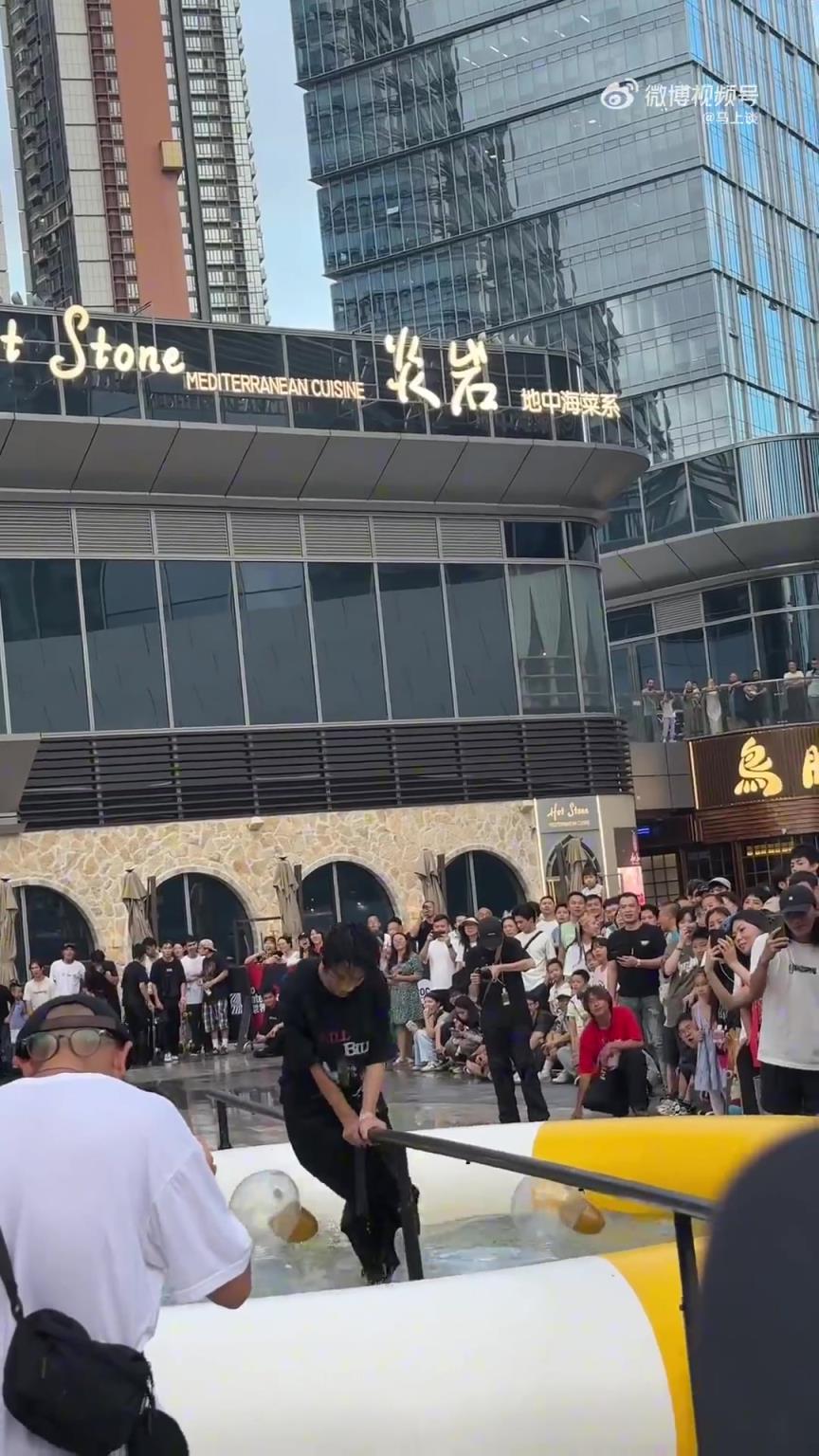 深圳世界滑板日活动…带一下护具吧，看得我好疼