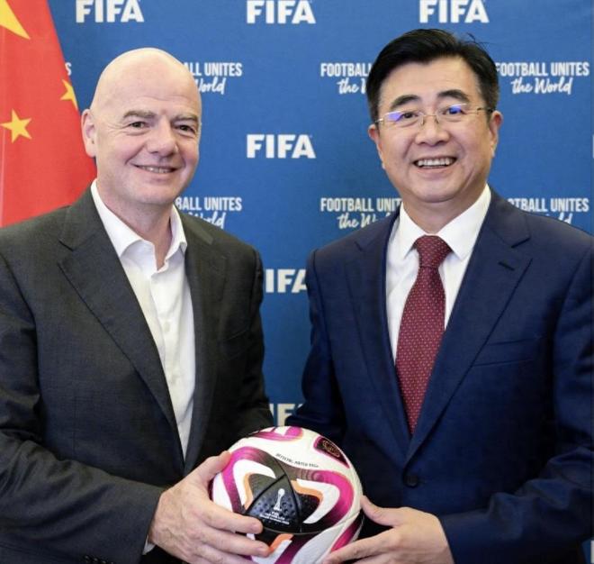 国足选聘主帅仅3天，西班牙61岁名帅投简历！曾率巴萨夺青年欧冠