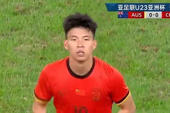 国足0-0澳大利亚最大受害者来了！6-0还被淘汰，14亿大国轰然倒塌