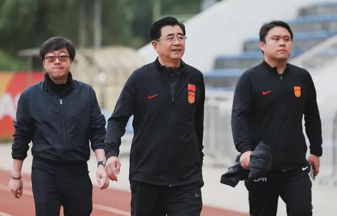 国足新帅或四选一！高洪波曾自荐：58岁还年轻，我想继续当教练