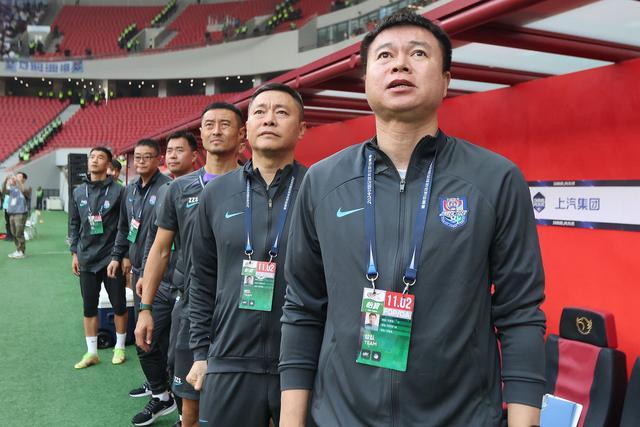 记者：截至昨天没听说萨尔瓦多能踢，也未听说于指导报名国足主帅