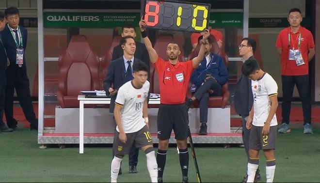 U22国足半场换上王钰栋、杨希，换下陈哲宣、鲍世蒙