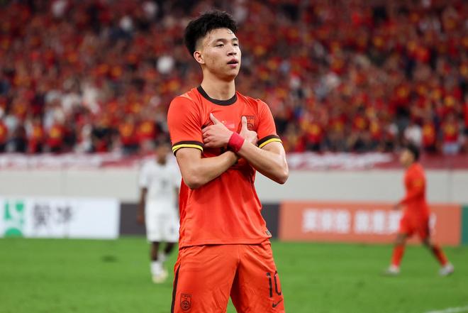 王钰栋30分钟独造五球，你认为安东尼奥将其按在替补是否合理？