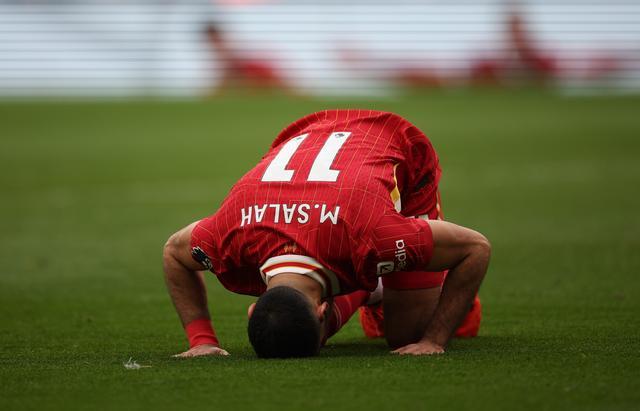 萨拉赫在欧冠开场6分钟完成传射，是英格兰俱乐部球员首人