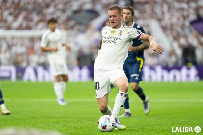 2-0拍案叫绝！一场两记超级世界波 14亿豪门赛季全胜 神锋5轮5球