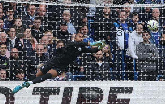 桑切斯开场4分钟被罚下，创切尔西队史英超最快被罚下纪录