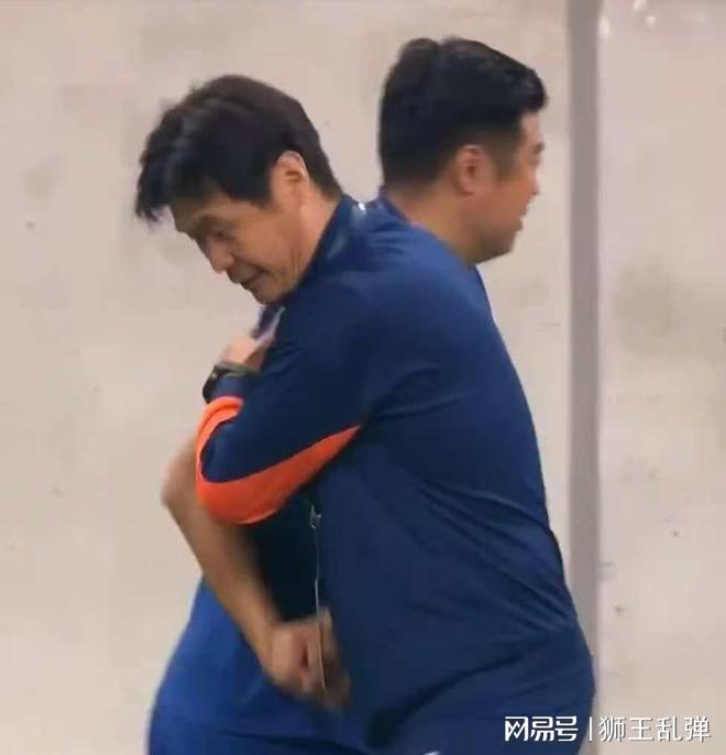 齐鲁德比不是“假球”！韩鹏换人失误是常态，有些东西根本说不清