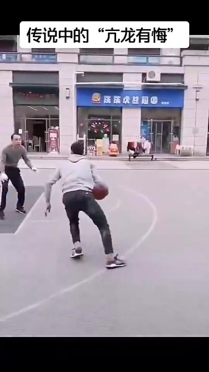 卧槽，小伙这操作牛X啊！白巧克力看了也得过来递两根烟！