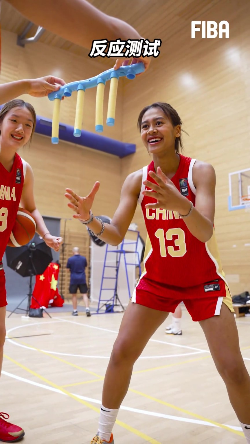 一起来看看中国U19女篮的姑娘们在反应测试的表现如何呢？