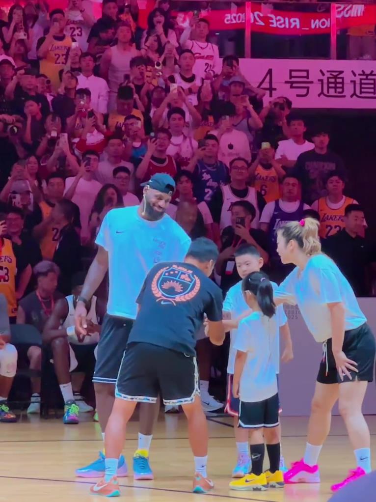 圆梦！勒布朗梦-李梦 作为“外援登场”与詹姆斯组队
