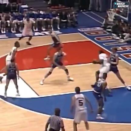 看看奥尼尔在大学时期是怎么打球的，这可真是鹤立鸡群啊！