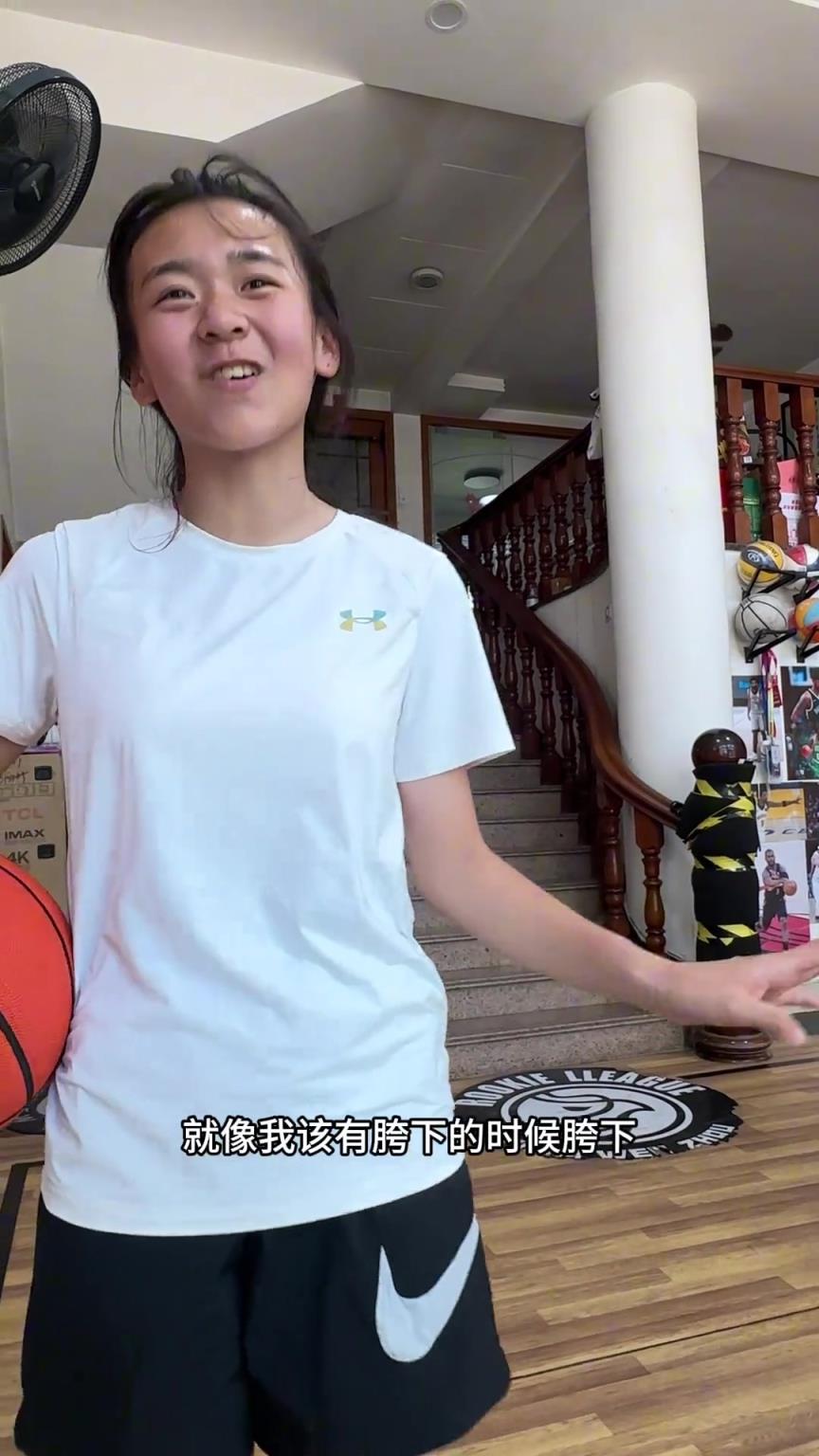 坚持不懈！小菜鸡和奥妮姐姐1v1单挑竟聊起了亲情