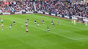 2010/11赛季以来，伊西多是首位英超前3个主场均进球的桑德兰球员